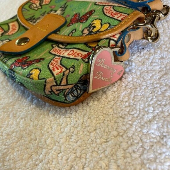 Dooney & Bourke Disney World Wristlet Handbag Green Colored - Picture 3 of 8
